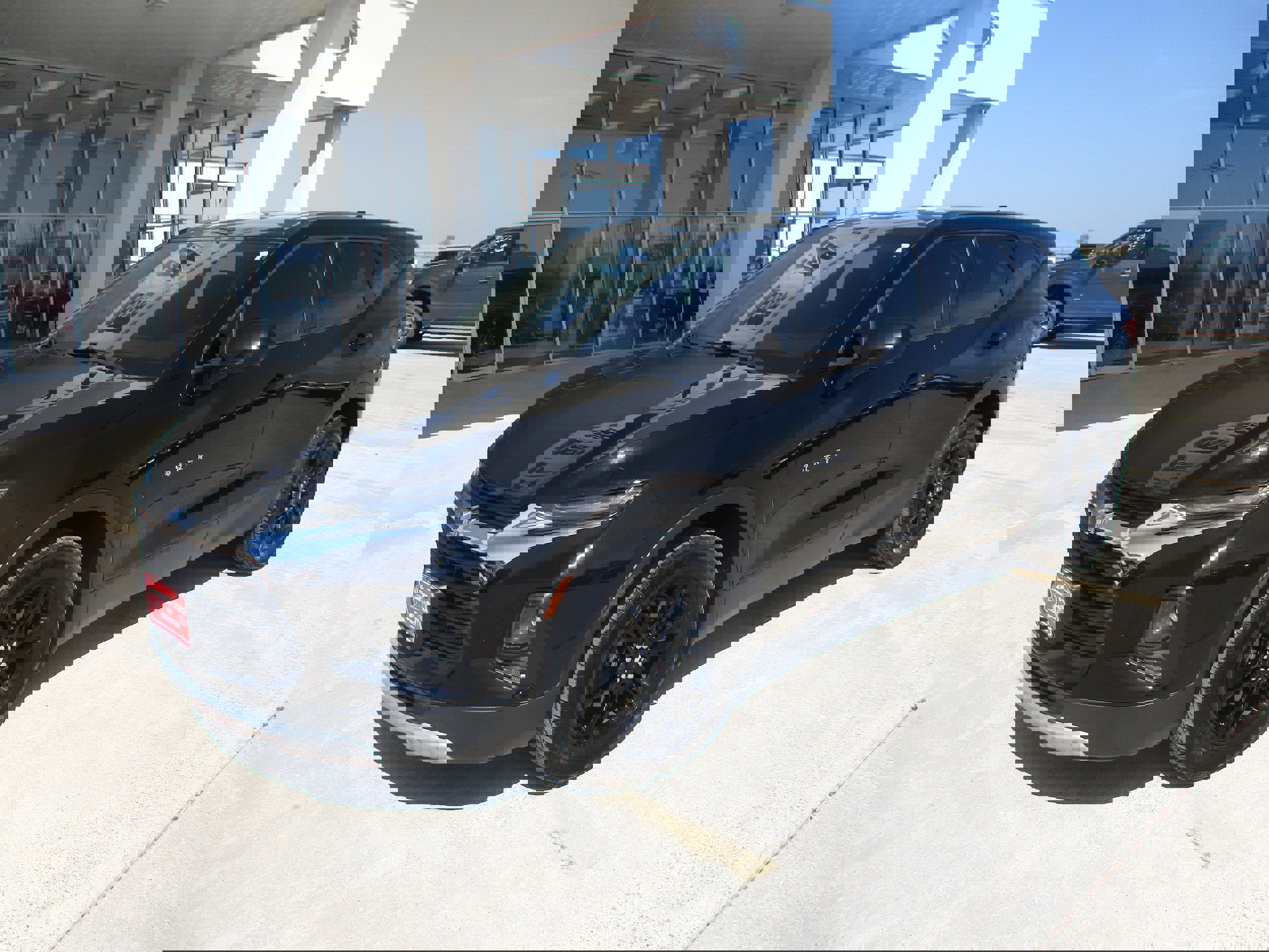 Used 2019 Chevrolet Blazer LT image 2