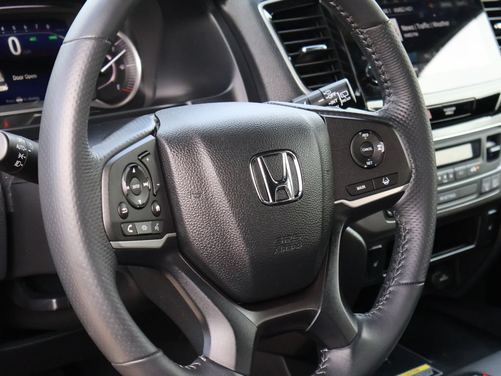 Certified 2025 Honda Passport EX-L image 18