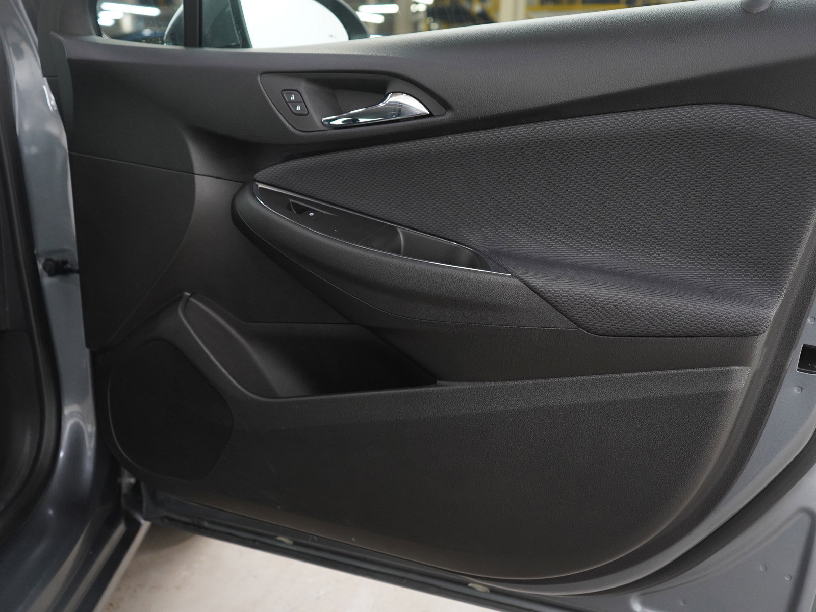 Used 2018 Chevrolet Cruze LT w/ Convenience Package image 9