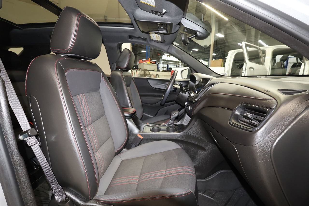 Used 2022 Chevrolet Equinox RS w/ Infotainment Package image 26