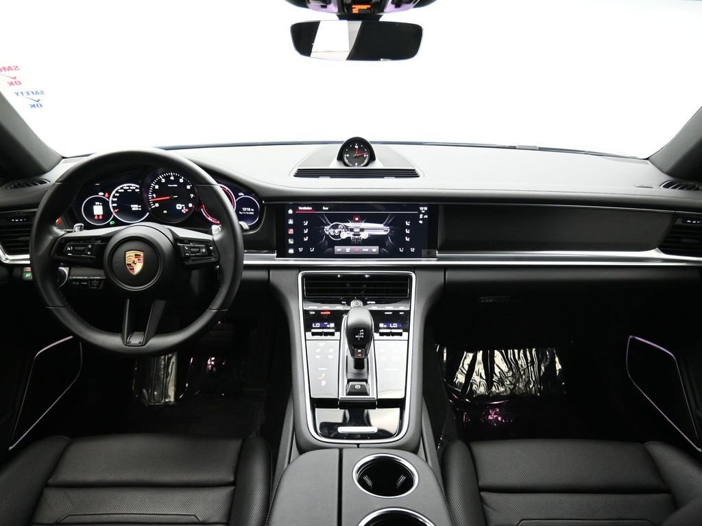 Used 2023 Porsche Panamera Platinum Edition image 32