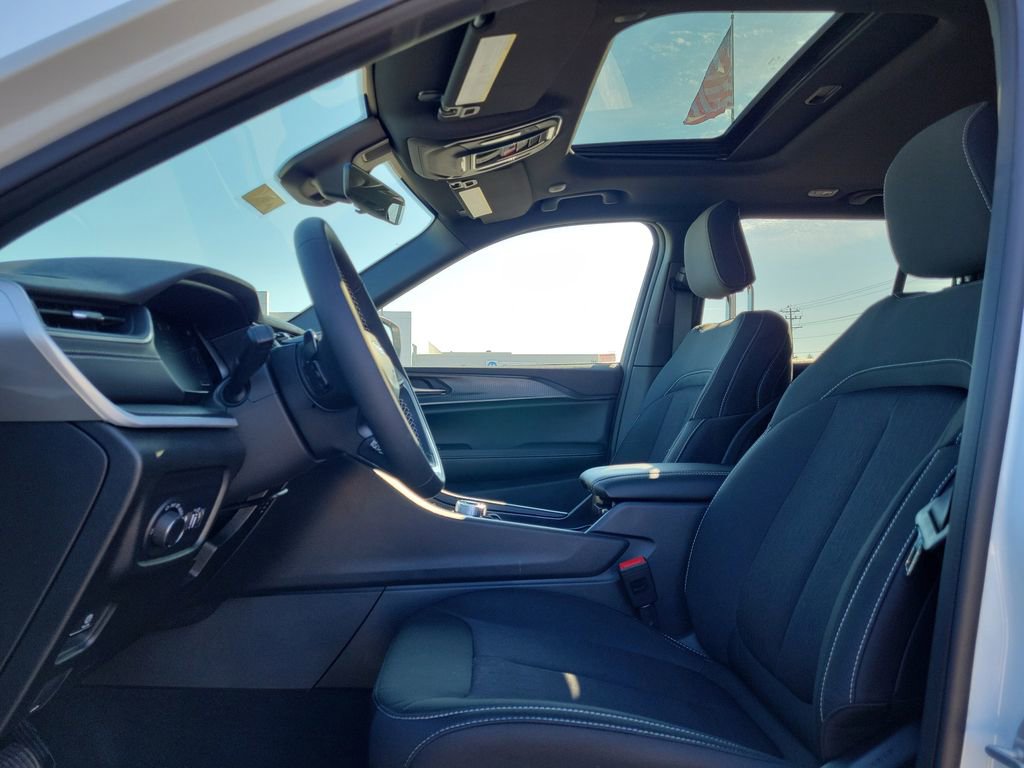 New 2025 Jeep Grand Cherokee Laredo X image 20