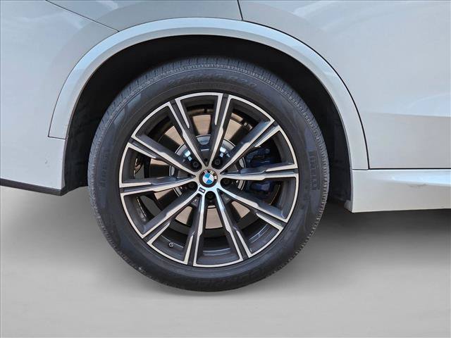 Used 2019 BMW X5 xDrive50i w/ M Sport Package AWD/4WD image 18