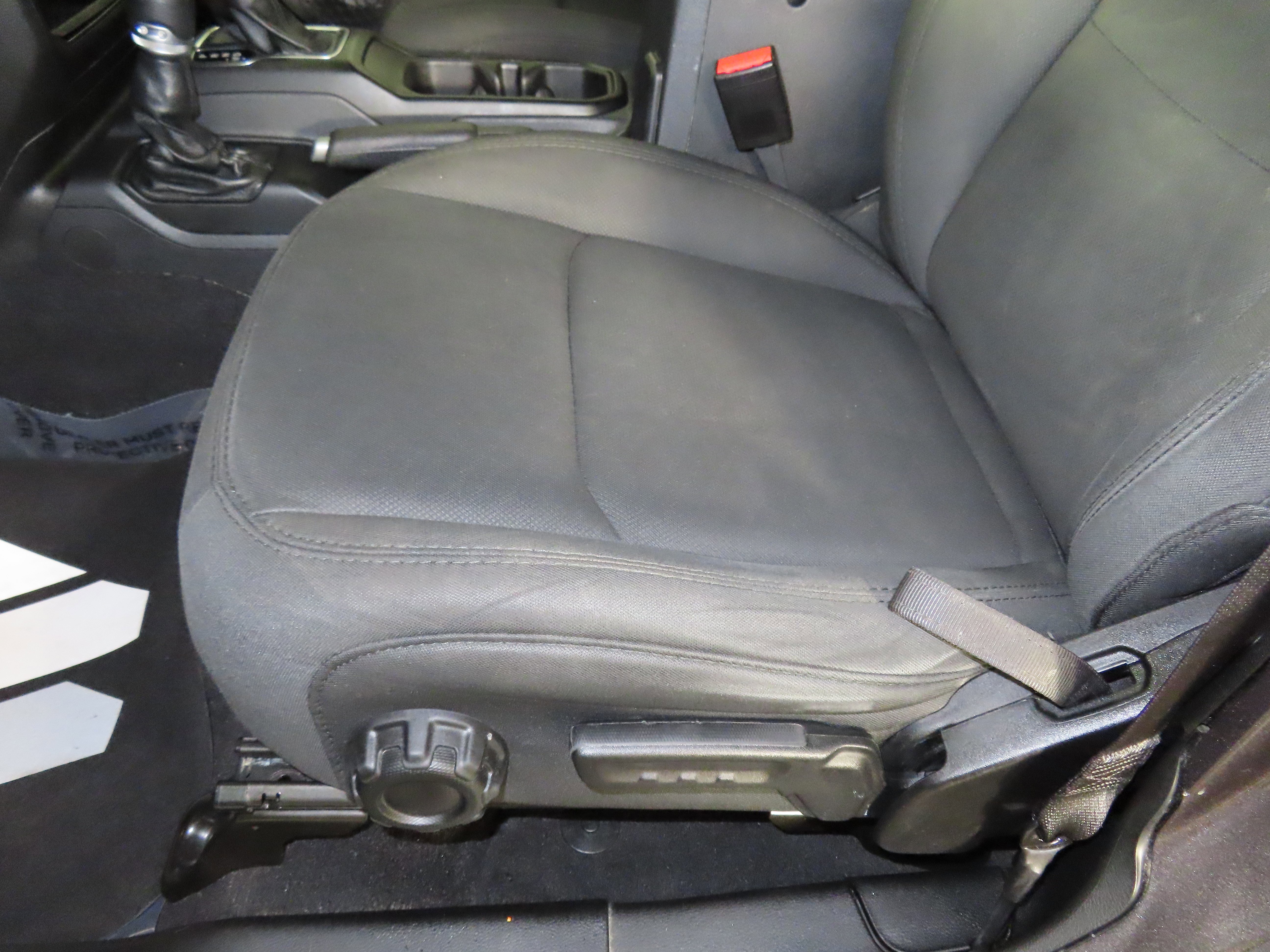 Used 2022 Jeep Wrangler Unlimited Sport image 47