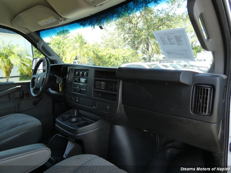 Used 2017 Chevrolet Express 3500 RWD image 22