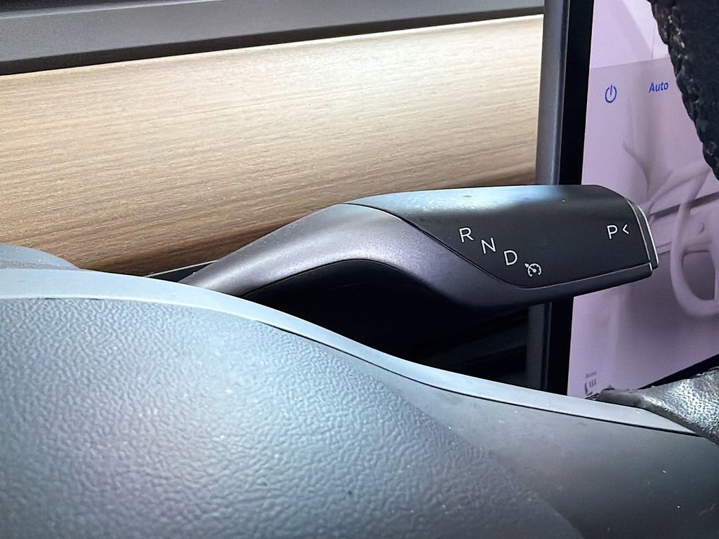 Used 2020 Tesla Model Y Long Range image 17