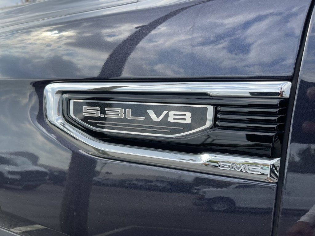 Used 2022 GMC Sierra 1500 SLT w/ SLT Premium Package AWD/4WD image 3
