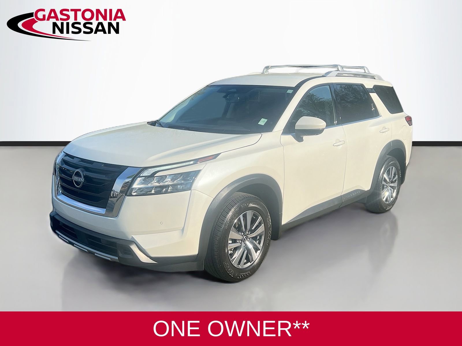 Used 2024 Nissan Pathfinder SL w/ Cargo Package image 3