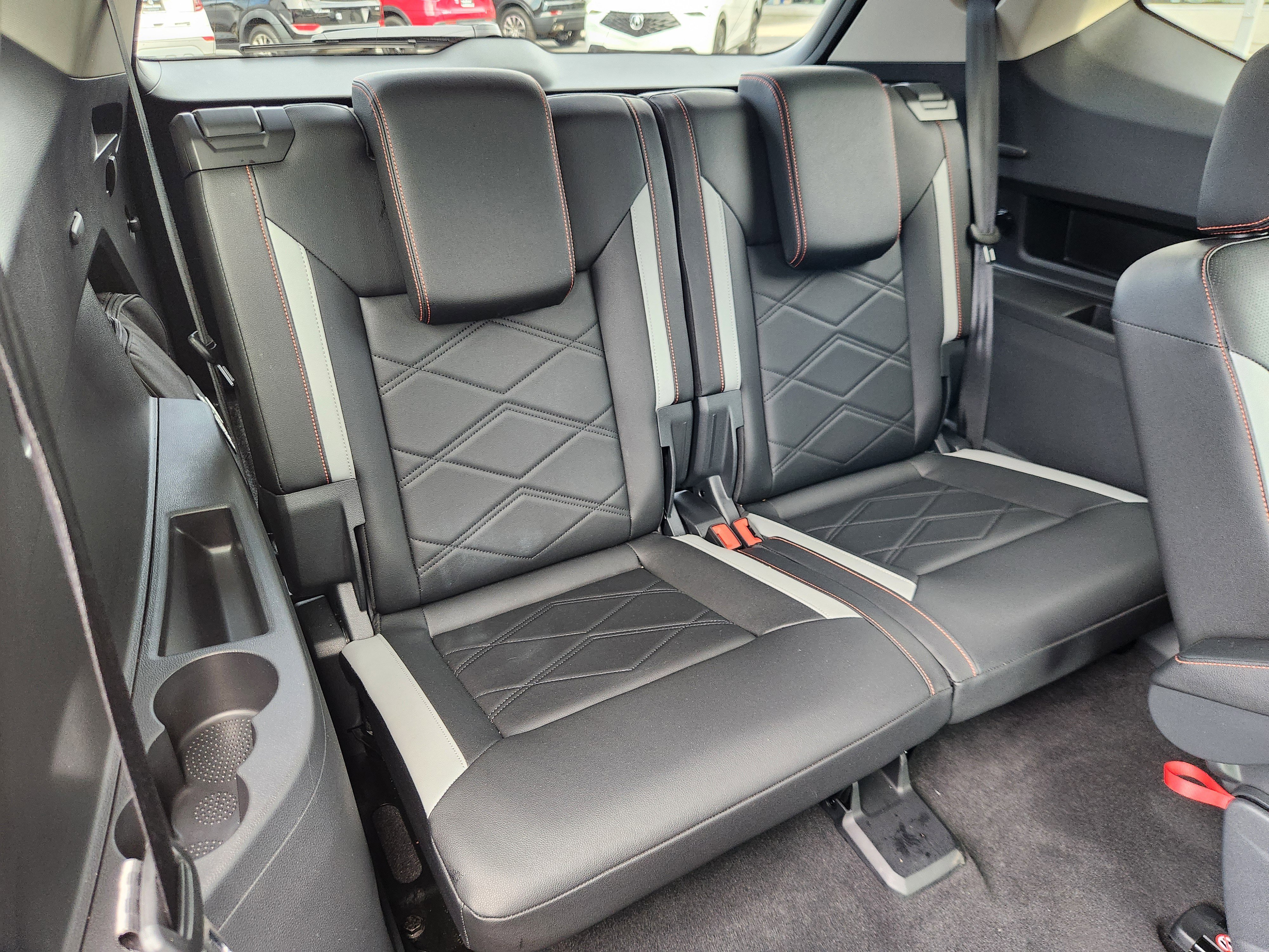 Certified 2025 Volkswagen Atlas Peak Edition SE AWD/4WD image 16