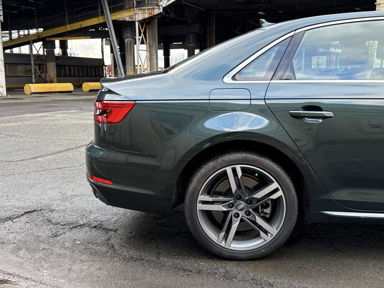 Used 2017 Audi A4 2.0T Premium Plus image 21