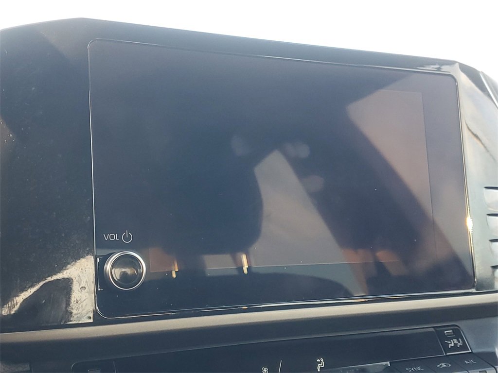 Used 2025 Toyota Camry LE image 25