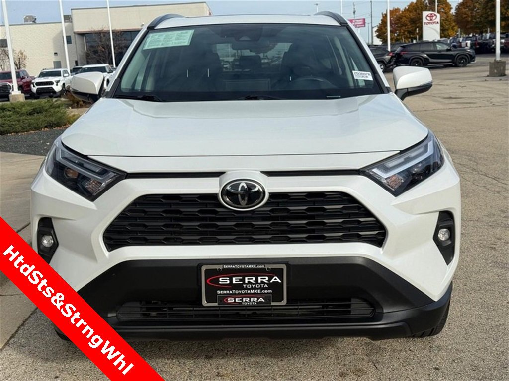 Used 2023 Toyota RAV4 XLE Premium image 9