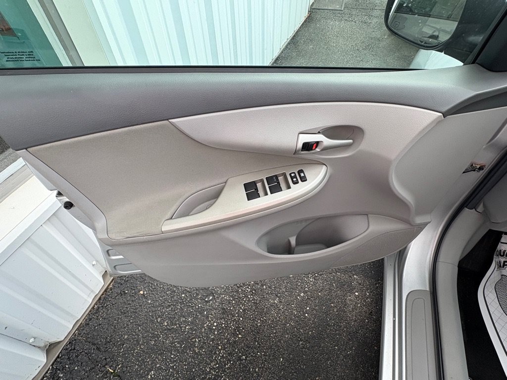 Used 2010 Toyota Corolla LE w/ All Weather Guard Pkg FWD image 7