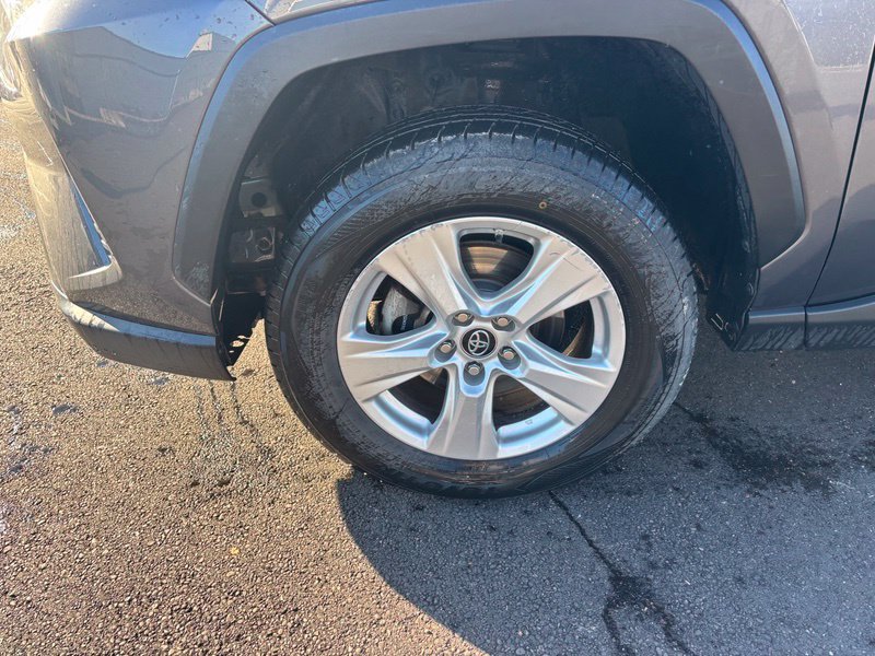 Used 2019 Toyota RAV4 XLE w/ Convenience Package AWD/4WD image 17