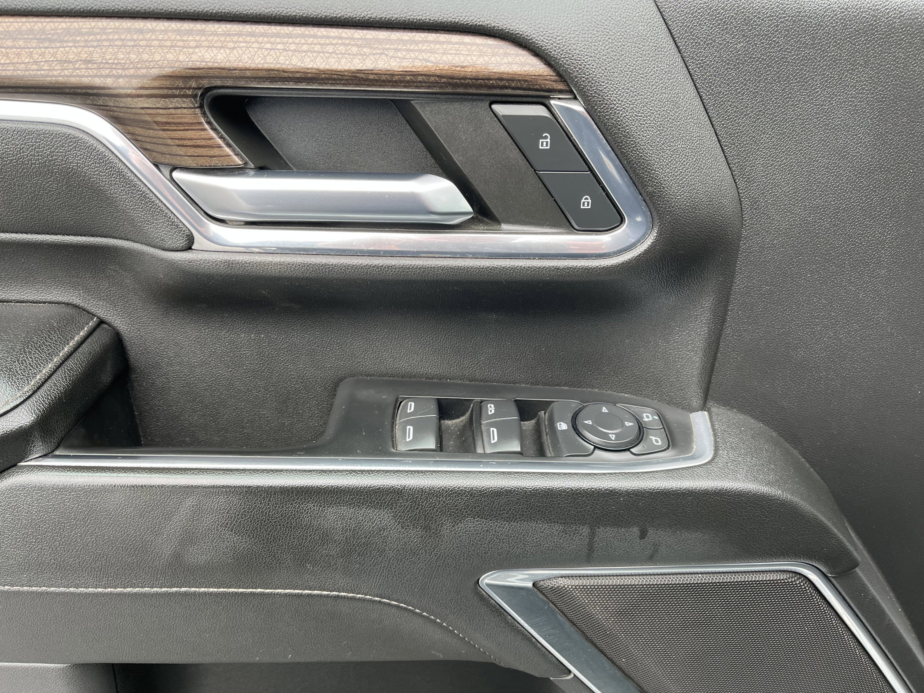 Used 2024 Chevrolet Silverado 2500 LT image 17