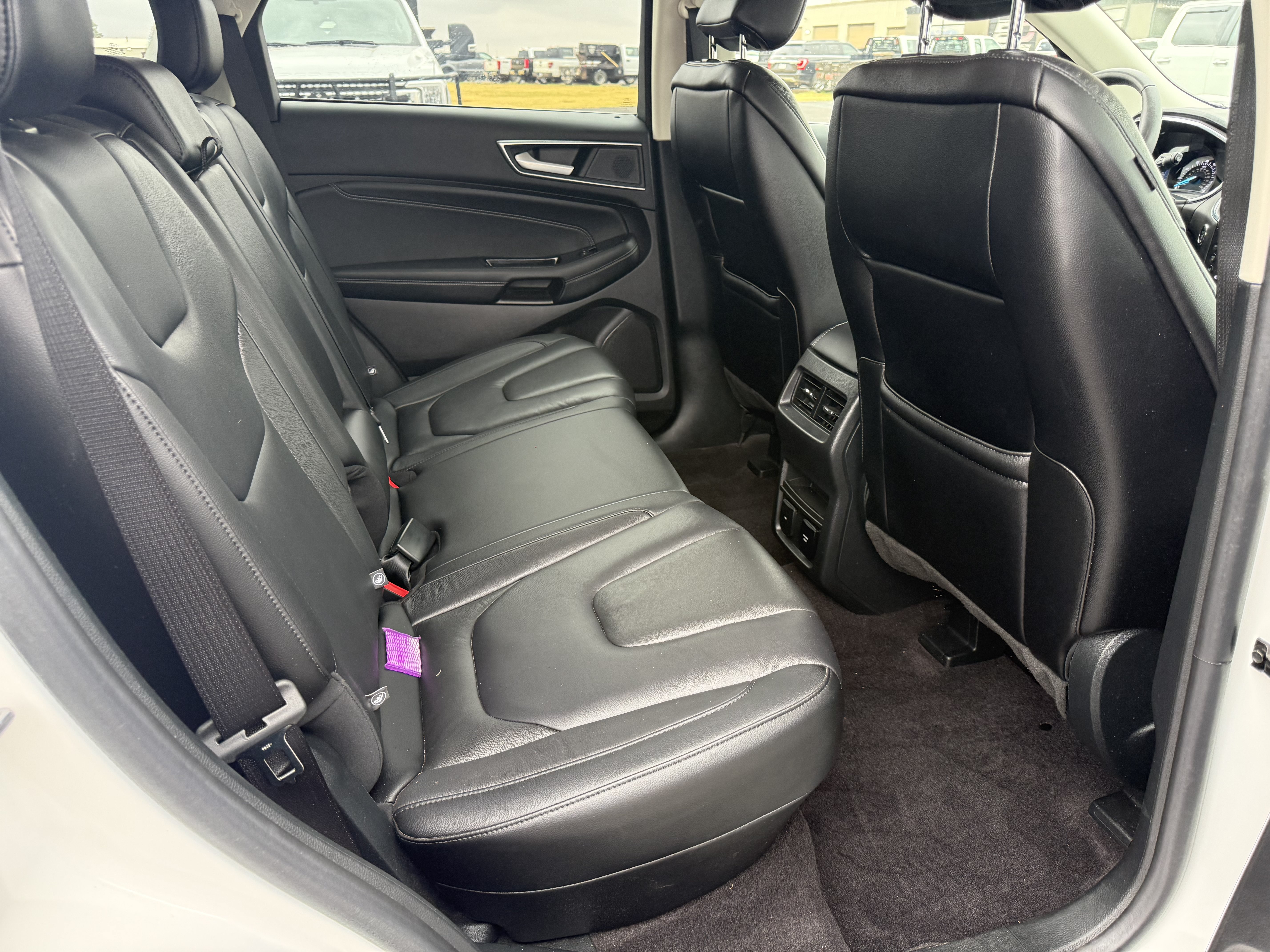 Used 2020 Ford Edge Titanium FWD image 11
