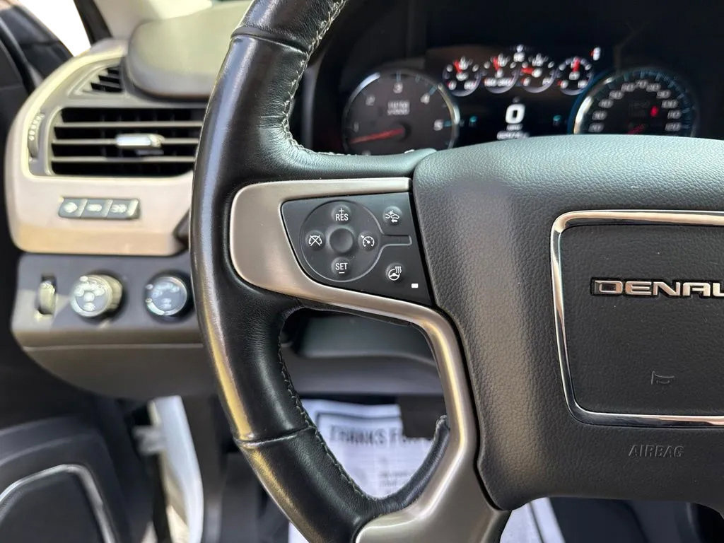 Used 2020 GMC Yukon Denali AWD/4WD image 17