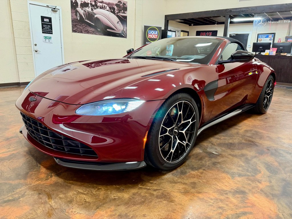 Used 2021 Aston Martin V8 Vantage Roadster image 13