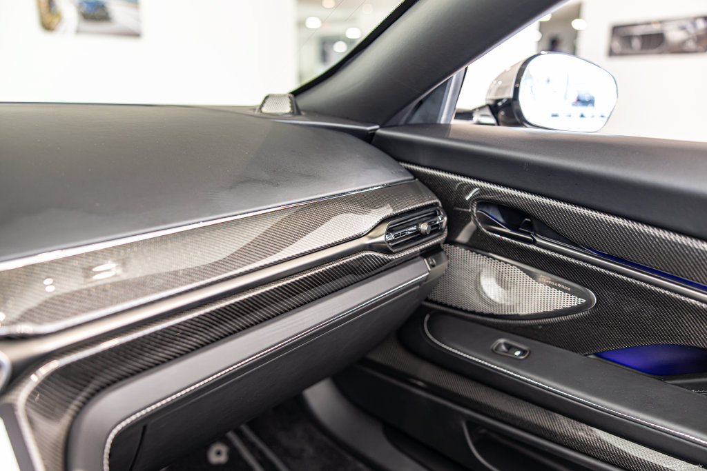 New 2026 Aston Martin Vanquish Convertible RWD image 30