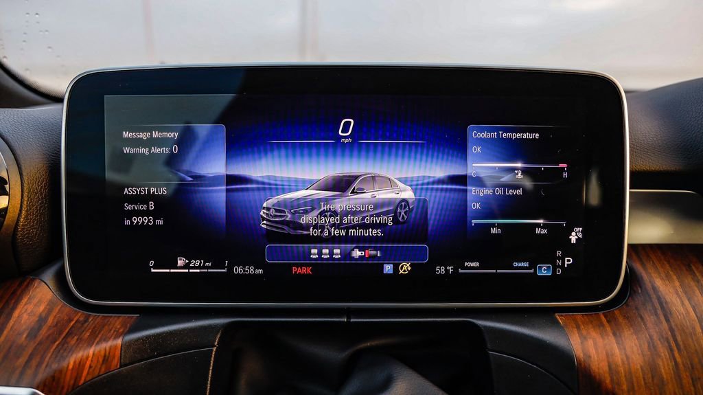 Used 2025 Mercedes-Benz C 300 4MATIC Sedan image 27