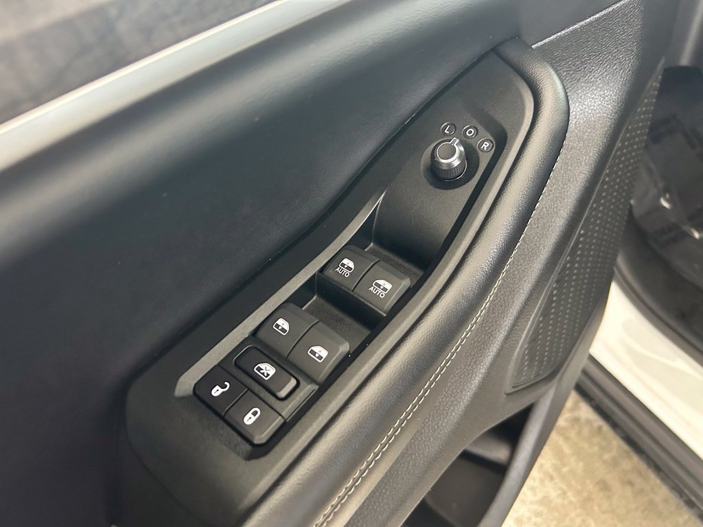 Used 2024 Jeep Grand Cherokee L Limited w/ Black Appearance Package RWD image 38