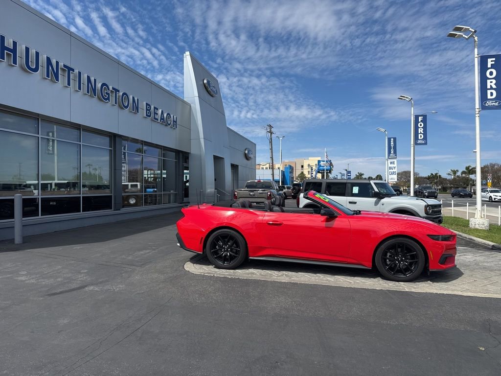 Used 2025 Ford Mustang Premium image 7