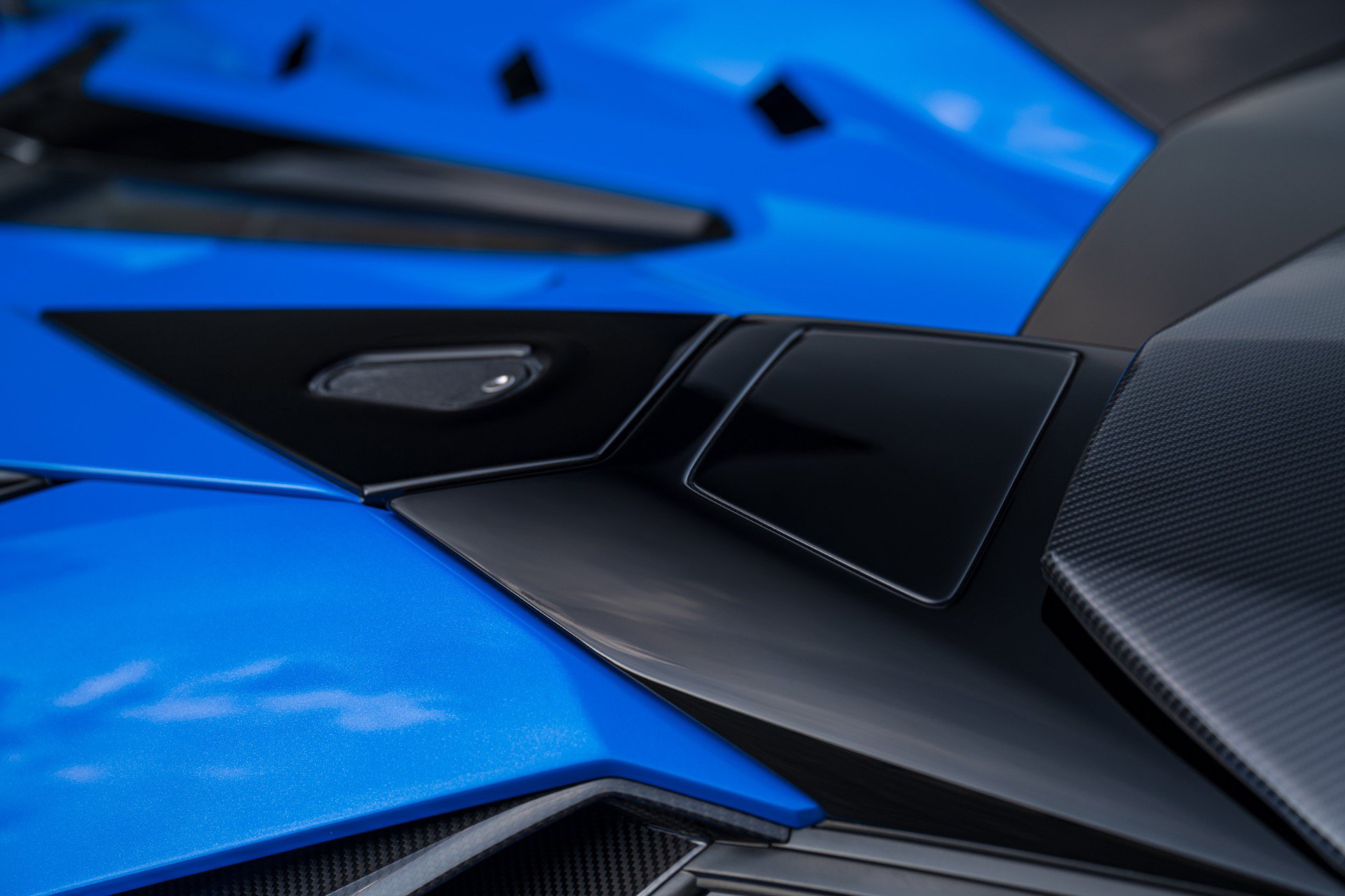 Used 2021 Lamborghini Aventador SVJ AWD/4WD image 47