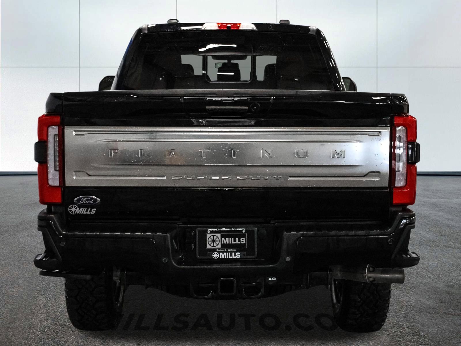 Certified 2024 Ford F350 Platinum w/ Tremor Off-Road Package AWD/4WD image 6