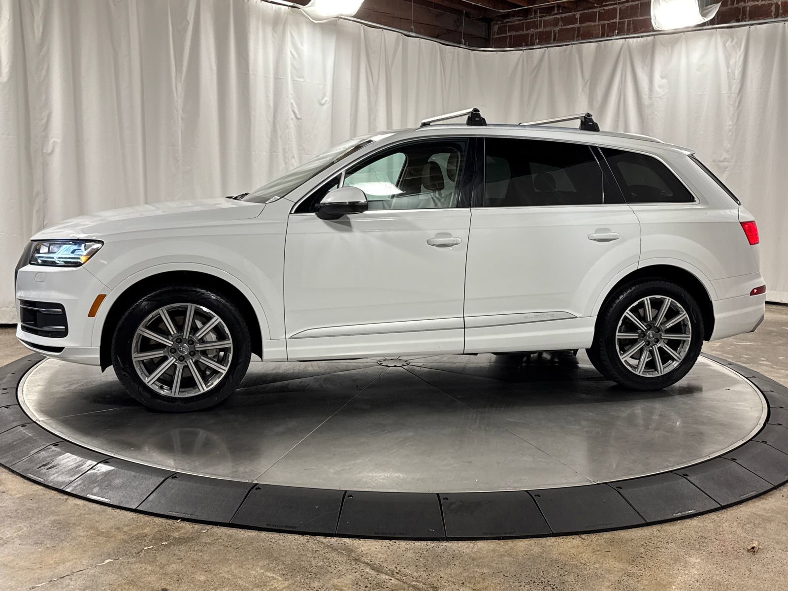 Used 2019 Audi Q7 3.0T Premium Plus w/ Premium Plus Package AWD/4WD image 10