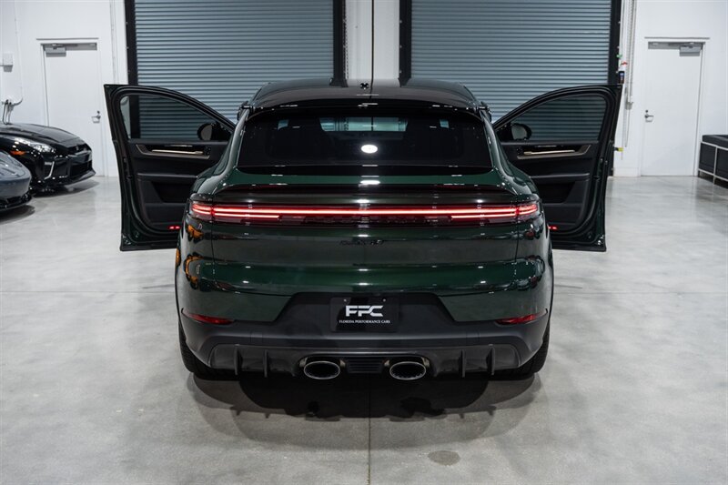 Used 2024 Porsche Cayenne Turbo GT AWD/4WD image 43