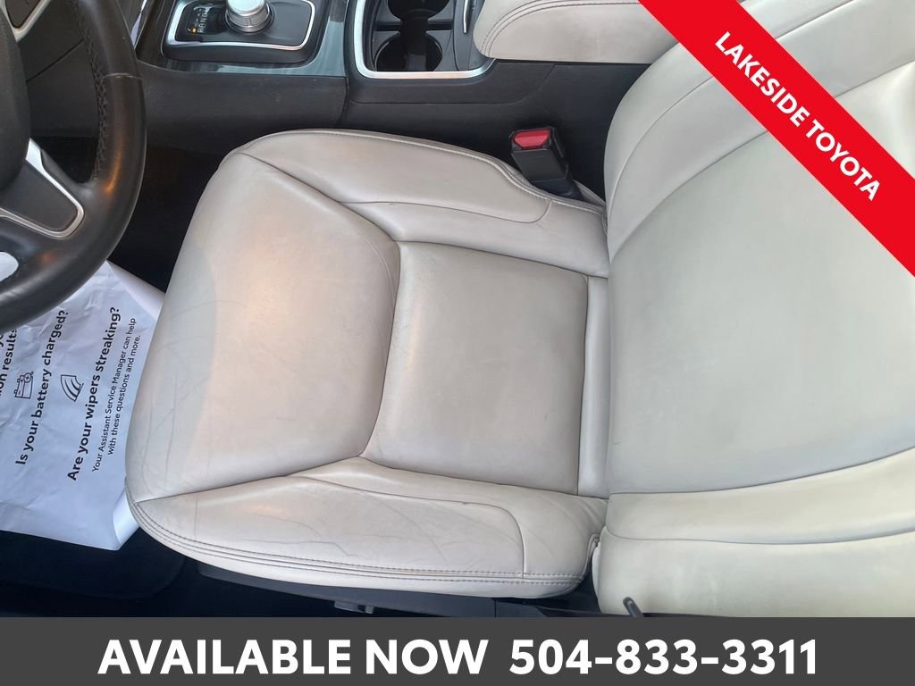 Used 2021 Chrysler 300 Touring L image 25