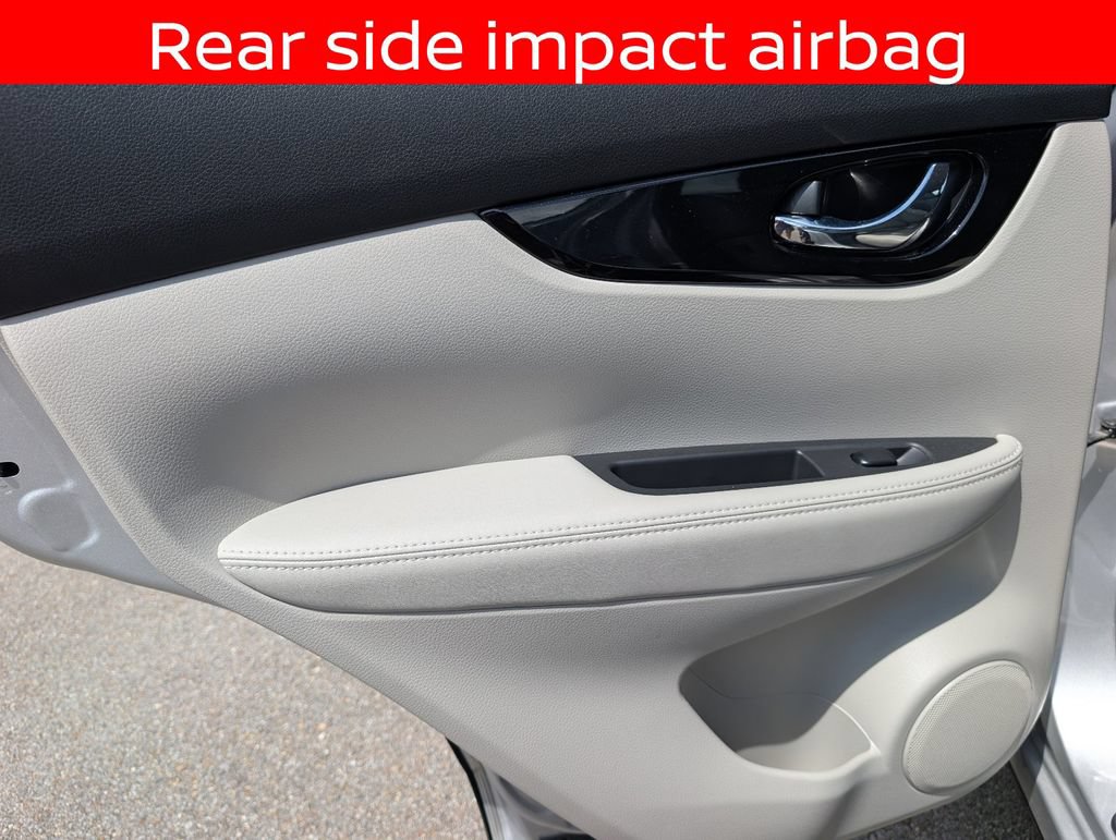 Used 2022 Nissan Rogue Sport SL AWD/4WD image 30