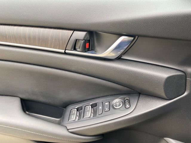 Used 2020 Honda Accord EX image 17