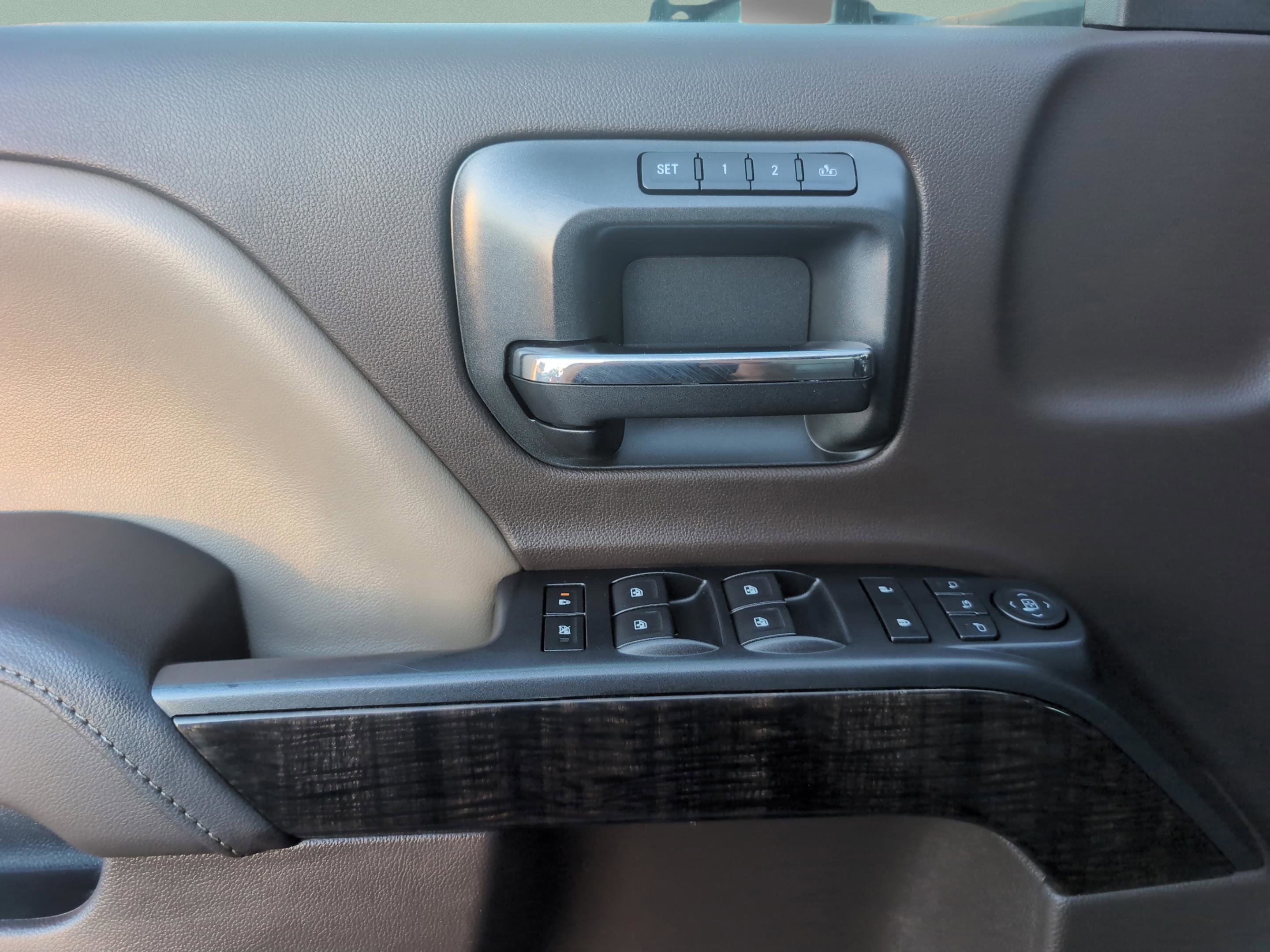 Used 2015 GMC Sierra 2500 Denali w/ Duramax Plus Package image 10