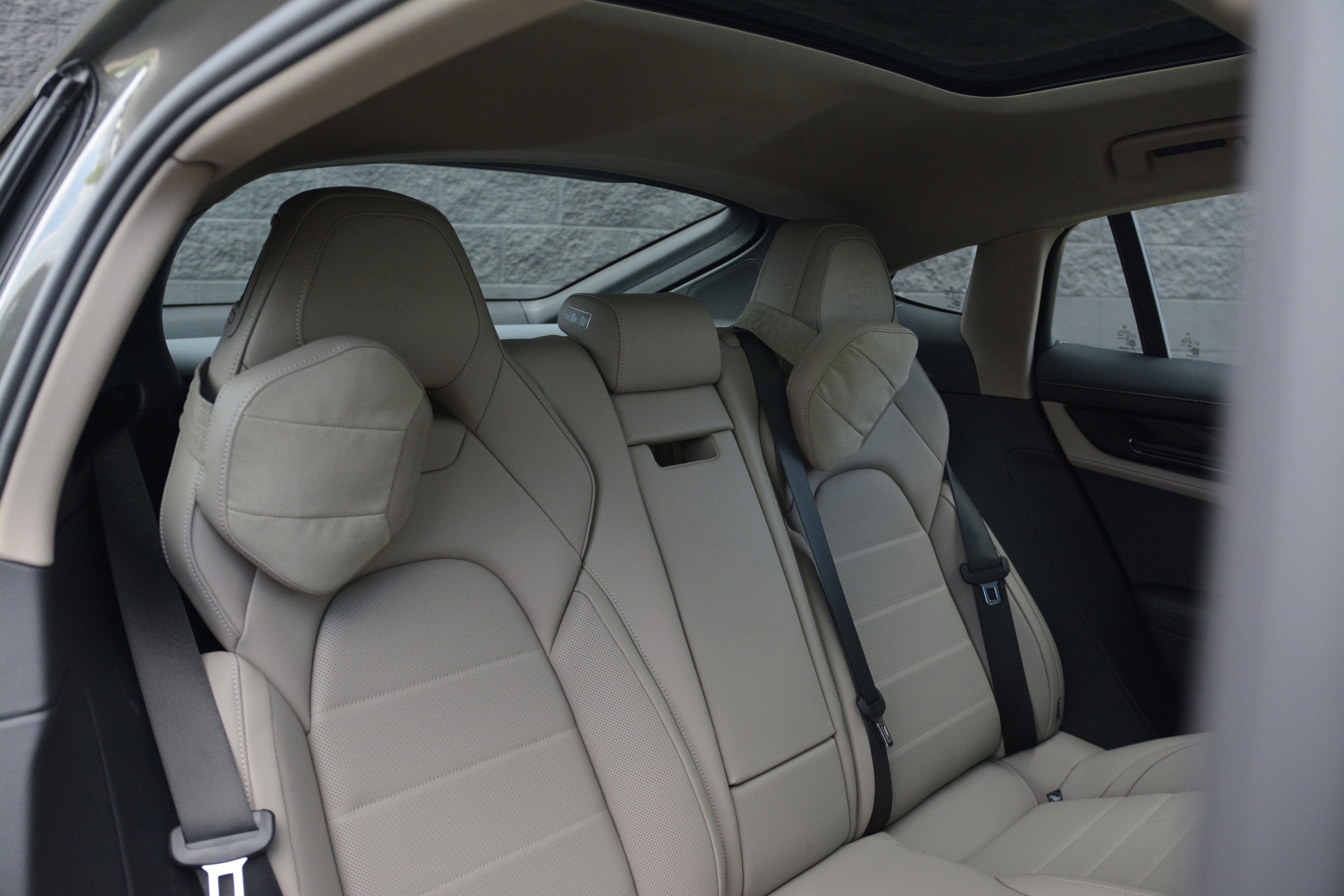 Certified 2025 Porsche Panamera 4 image 31