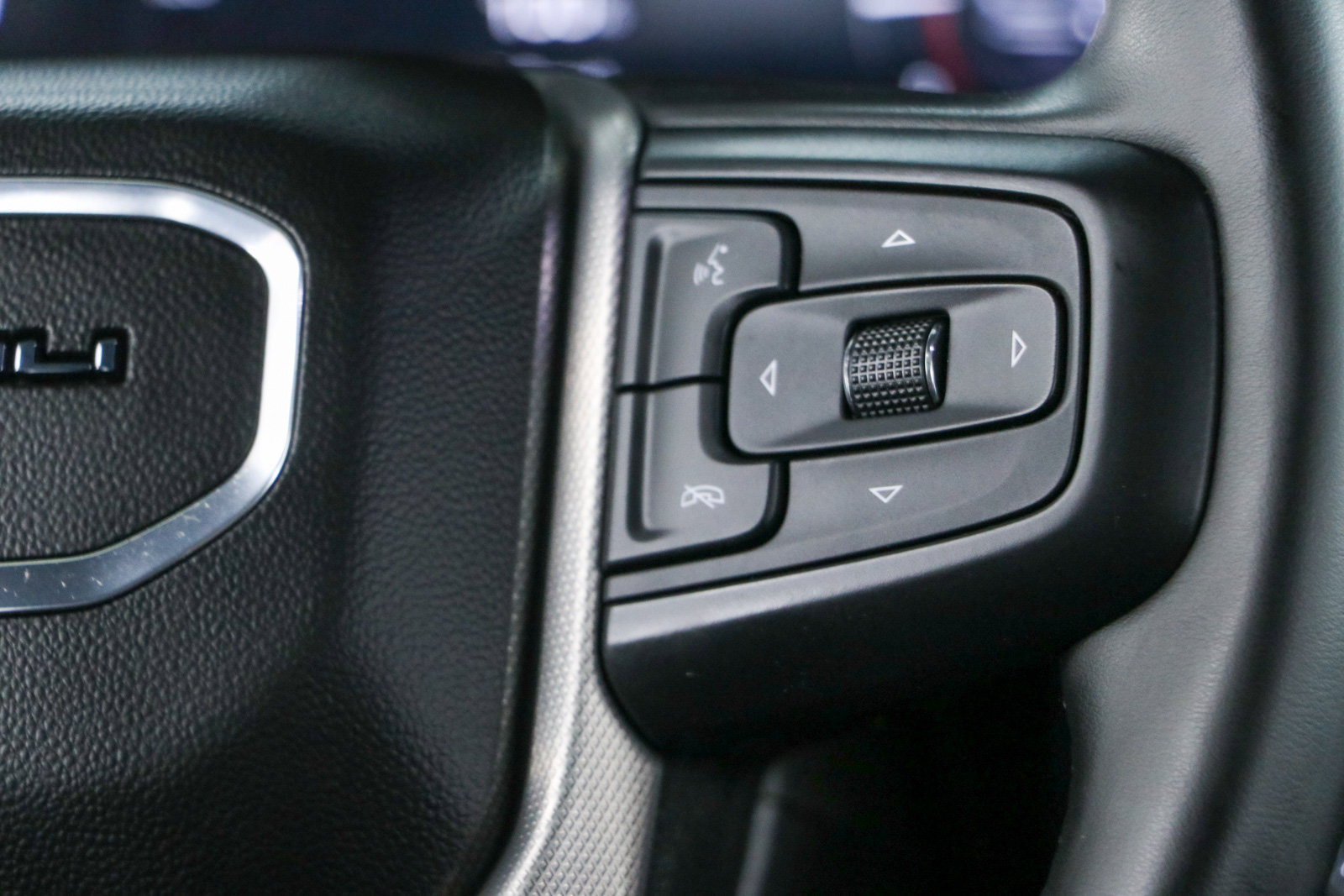 Used 2023 GMC Yukon Denali AWD/4WD image 15