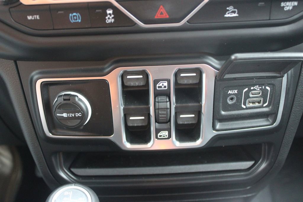 Used 2023 Jeep Wrangler Unlimited Sahara w/ Cold Weather Group AWD/4WD image 42
