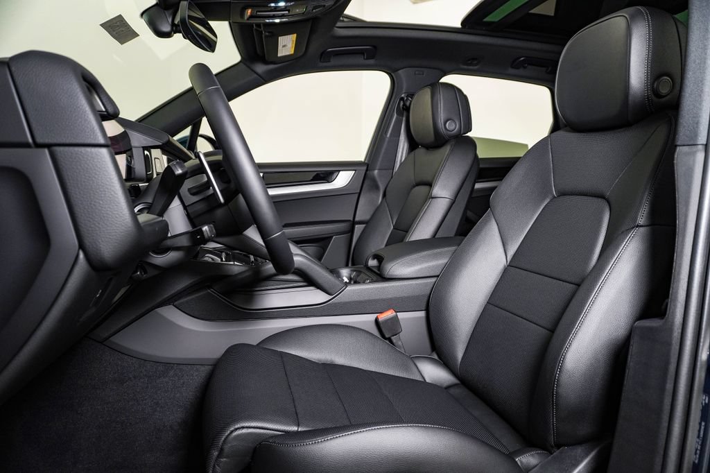 New 2026 Porsche Cayenne AWD/4WD image 5