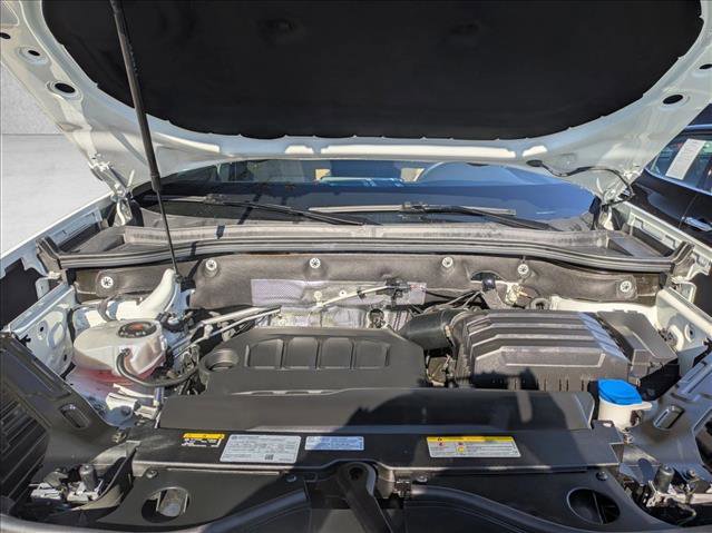 Used 2024 Volkswagen Atlas Cross Sport SE image 25