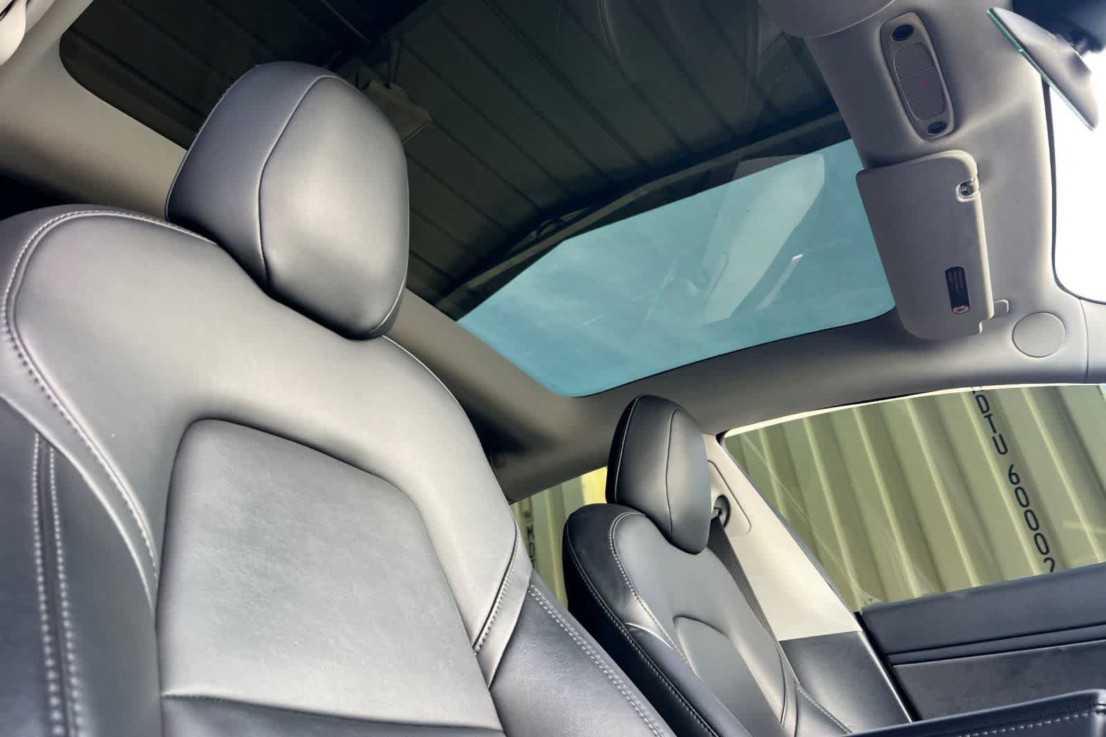 Used 2018 Tesla Model 3 Long Range RWD image 18
