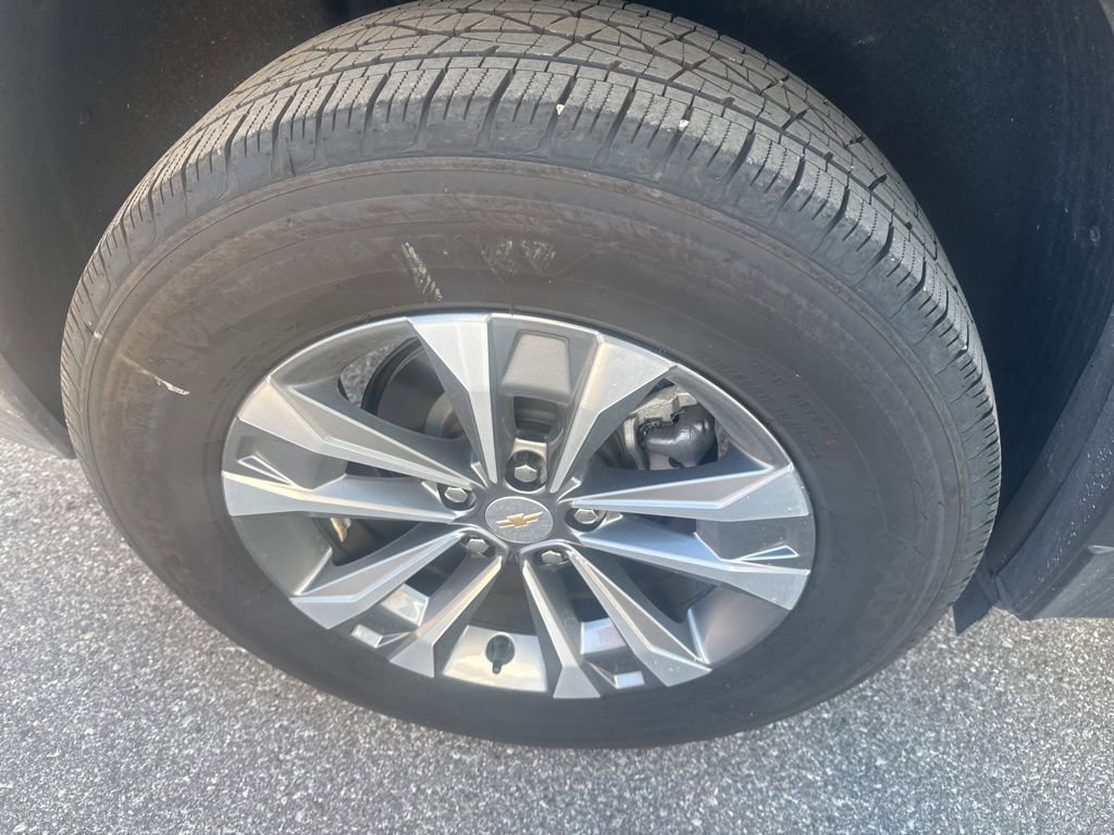 Used 2026 Chevrolet Equinox LT w/ Convenience Package II image 9