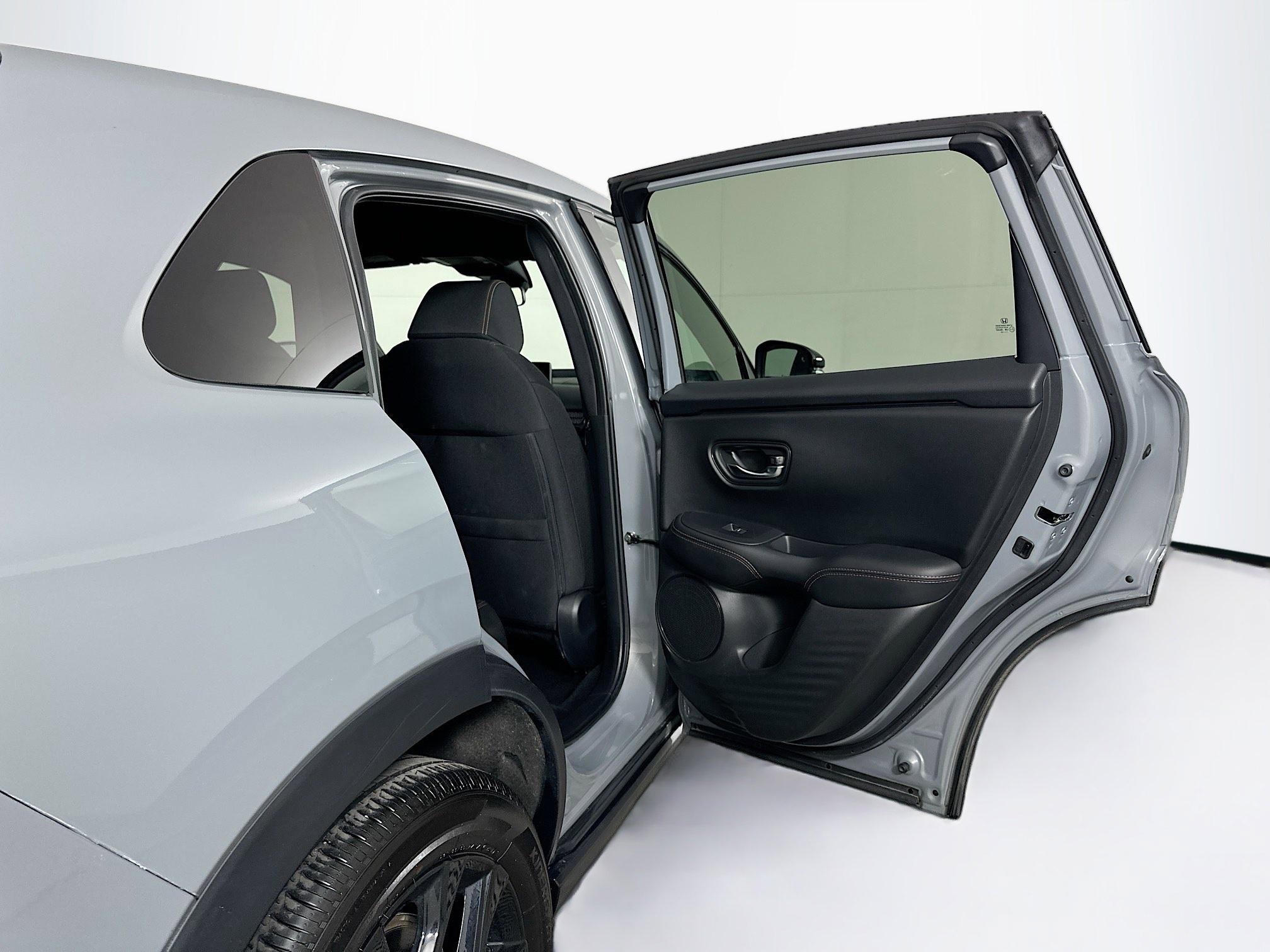 Used 2025 Honda HR-V Sport image 28