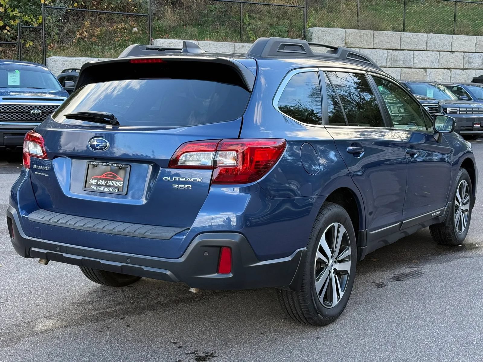 Used 2019 Subaru Outback 3.6R Limited w/ Popular Package #2 AWD/4WD image 5