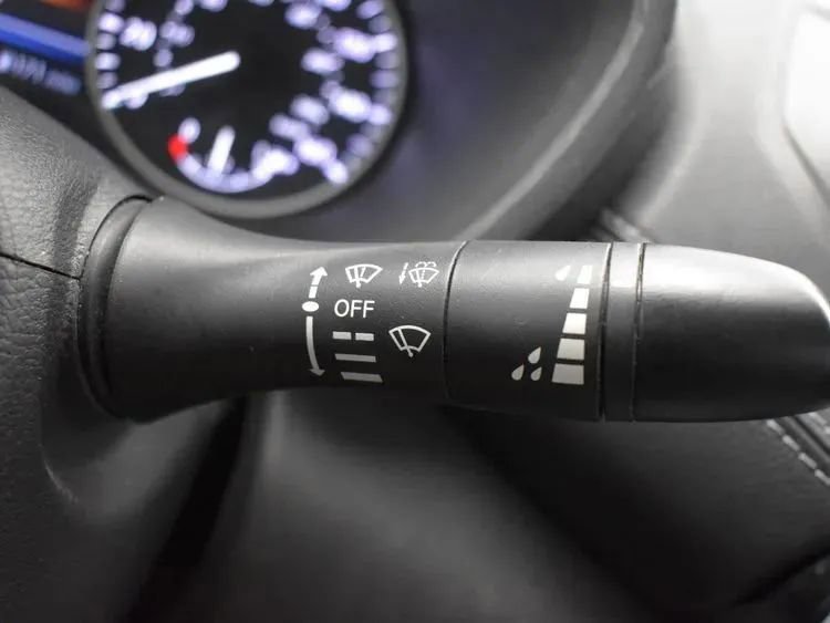 Used 2024 Nissan Sentra SV FWD image 25