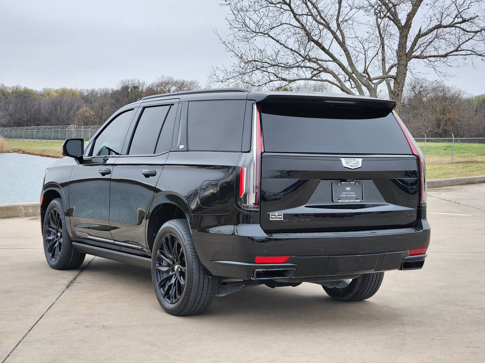 Certified 2024 Cadillac Escalade Sport w/ LPO, ONYX Package image 4