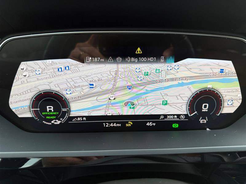 Used 2024 Audi Q8 e-tron Premium Plus image 29