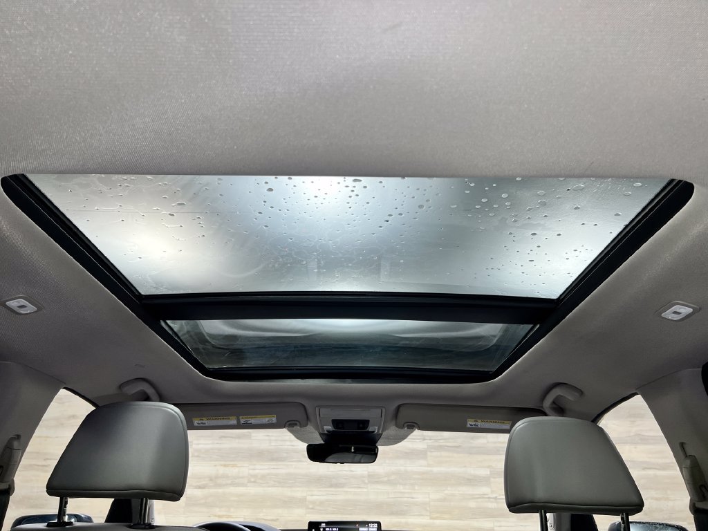Used 2025 Honda Pilot Touring image 4