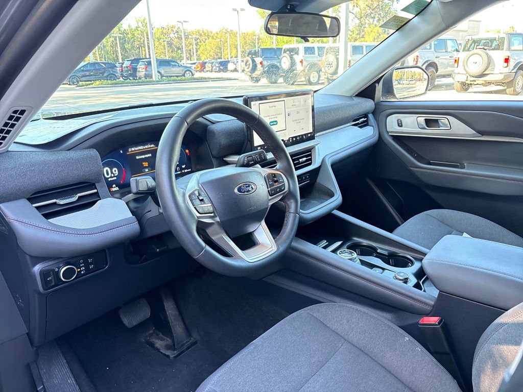 Used 2025 Ford Explorer Active image 6