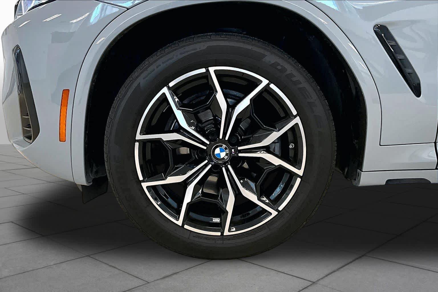 Used 2023 BMW X4 xDrive30i w/ M Sport Package AWD/4WD image 10