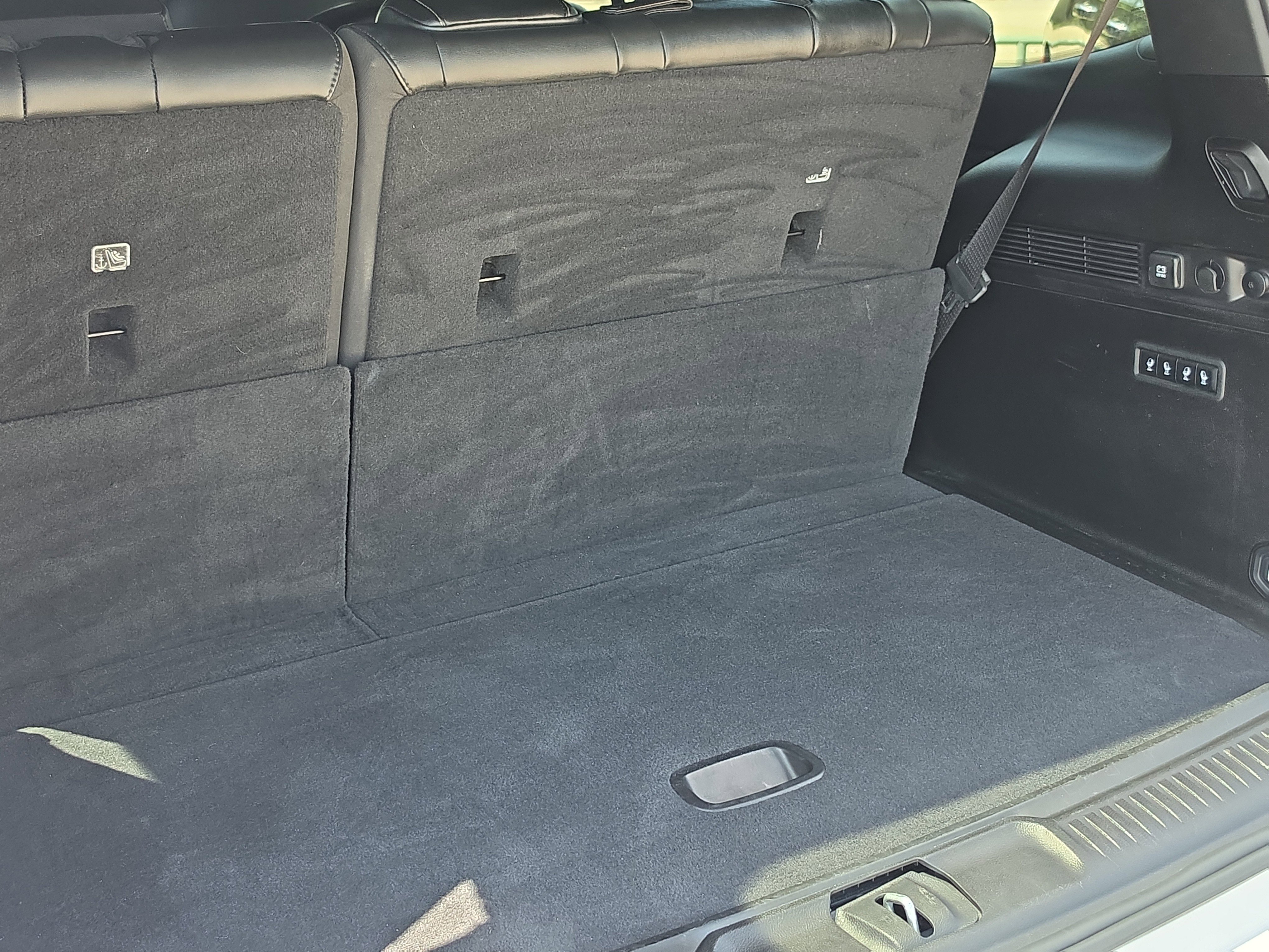 Used 2023 Jeep Wagoneer Series III w/ Preferred Equipment Group image 9